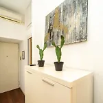 Modern In With Wifi And Ac Apartment