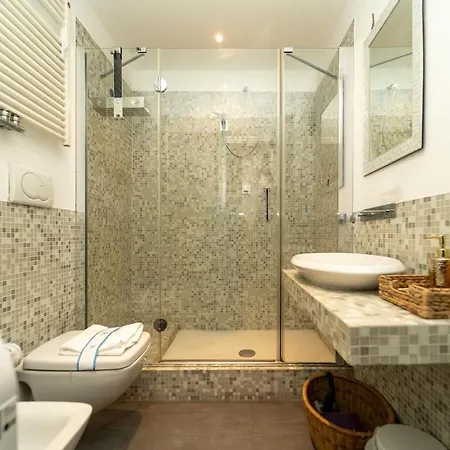 Modern In With Wifi And Ac Apartment