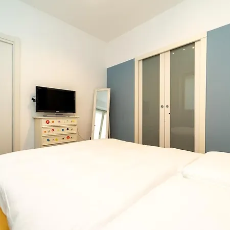 Modern In With Wifi And Ac Apartamento Milão